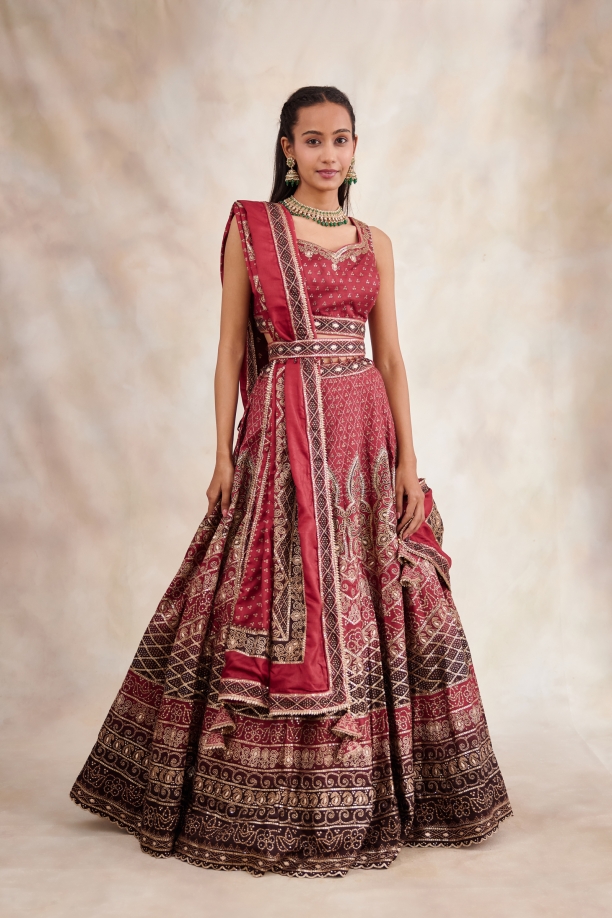 Buy Classy Indian Ethnic Wear Collection for Special Occasions Online | by  Glowindian | Medium