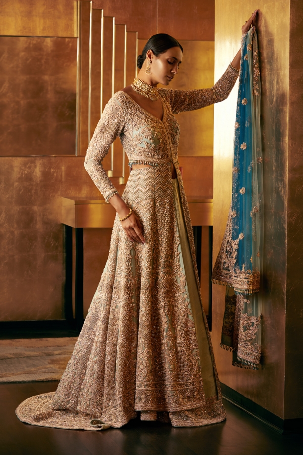 Bridal lehenga with trail top