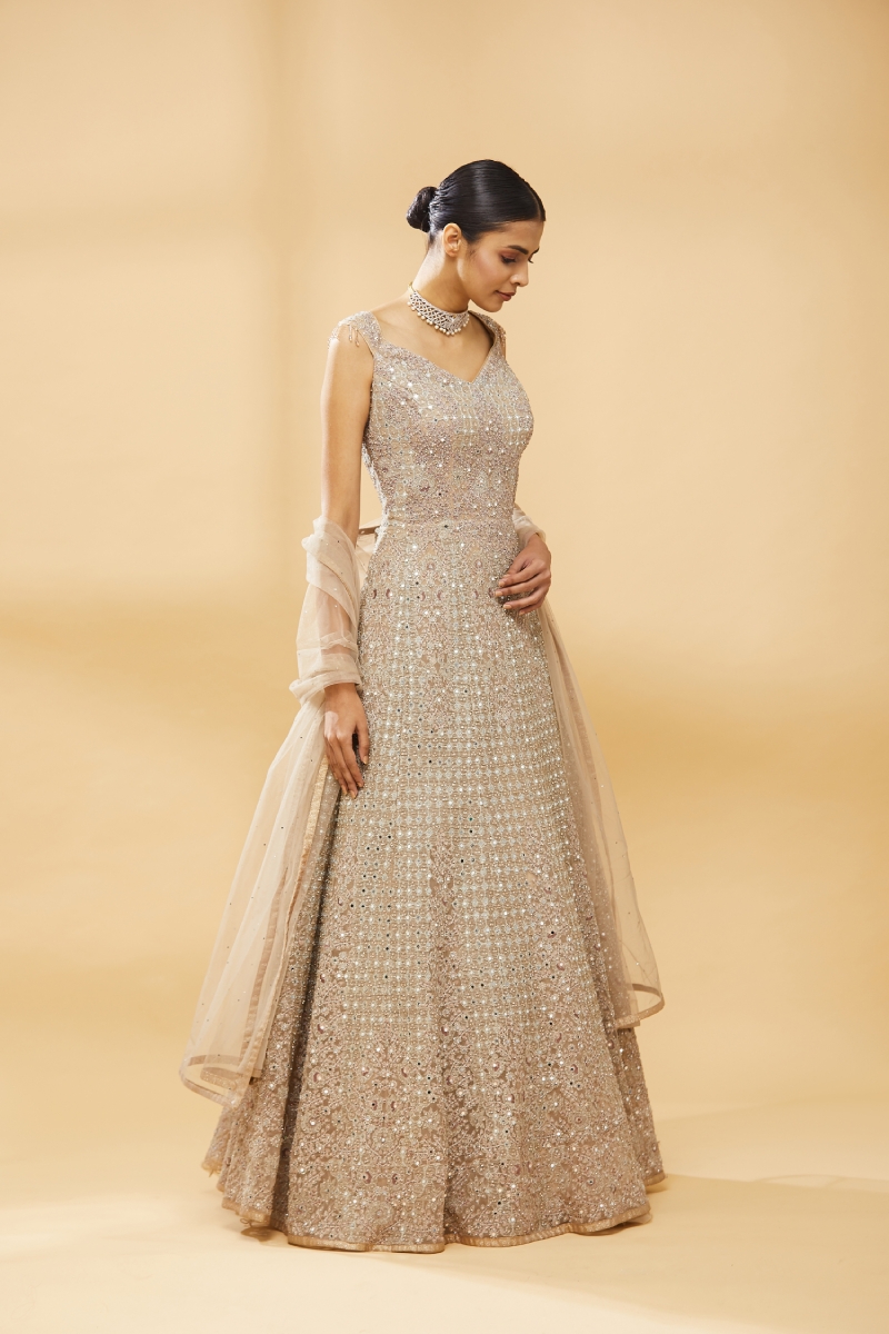 Engagement gown with dupatta hotsell