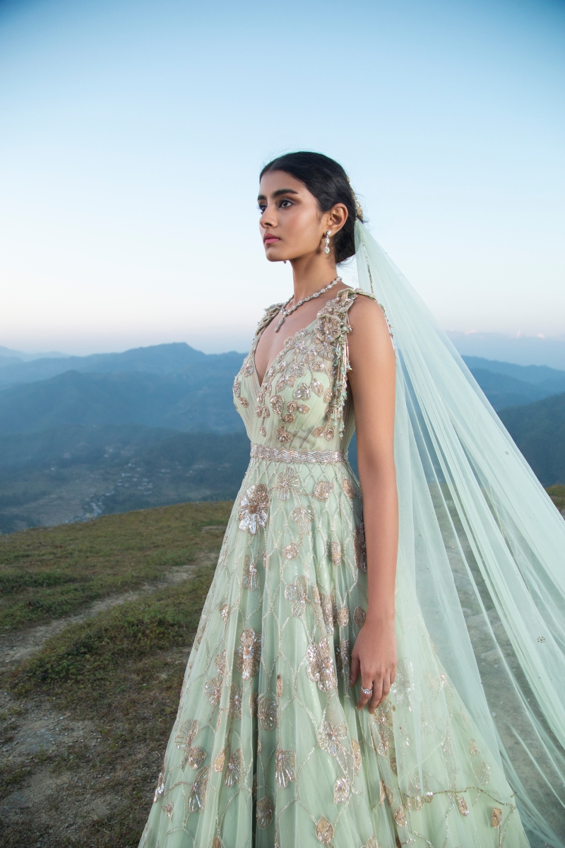 Trail gown online new arrivals